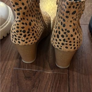 Leopard print booties size 8 great condition 10.00